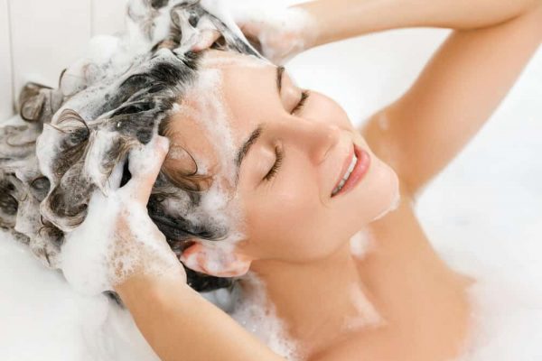 How to Shampoo Hair After Oiling